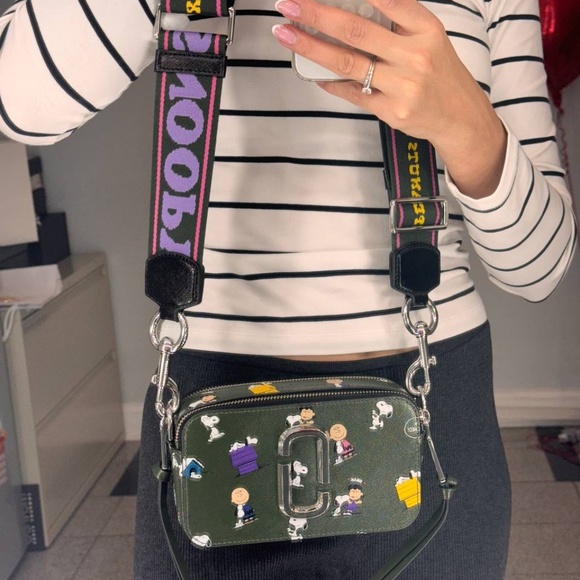 Marc Jacobs Green Peanuts Edition 'The Snapshot' Bag - Picture 7 of 8